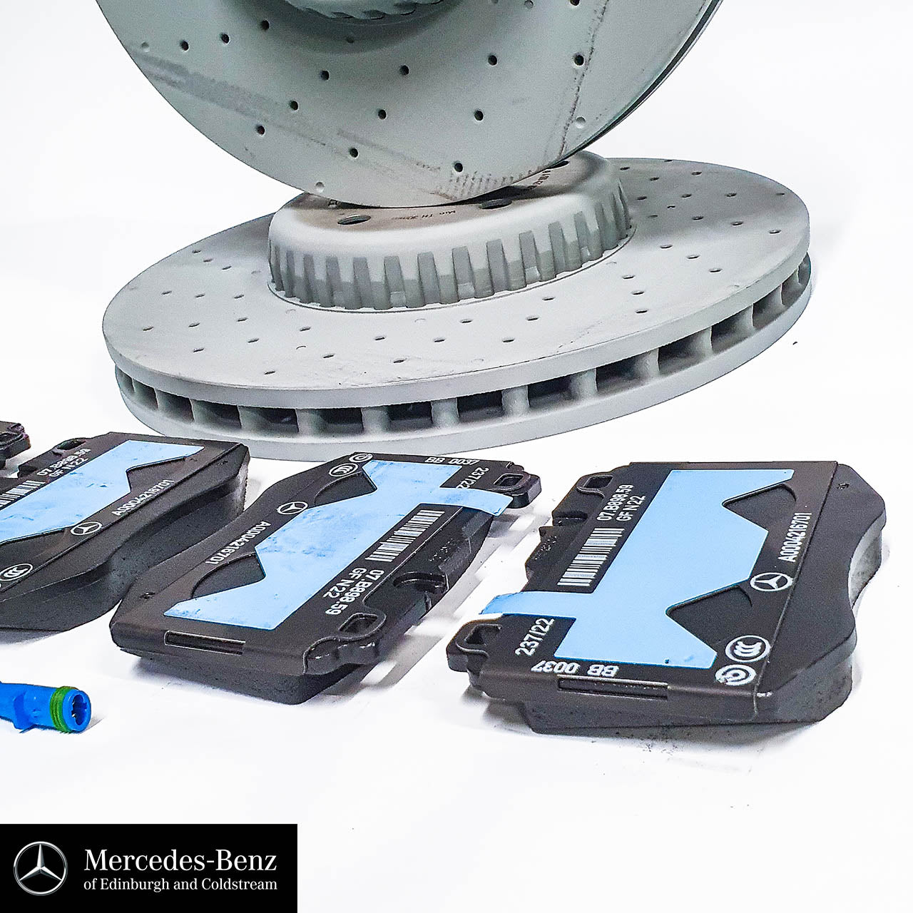 Genuine Mercedes-Benz Brake Pads & Discs With Wear Sensor - FRONT - 205 C-Class