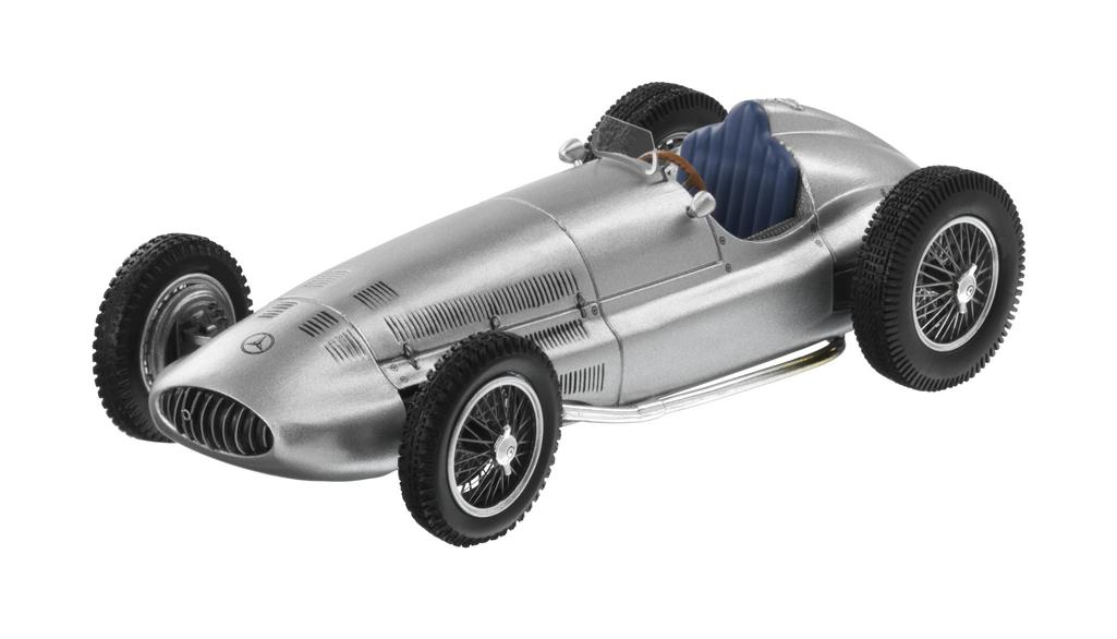 3-litre Formula race car, W154, 1939 Model Car Scale 1:43
