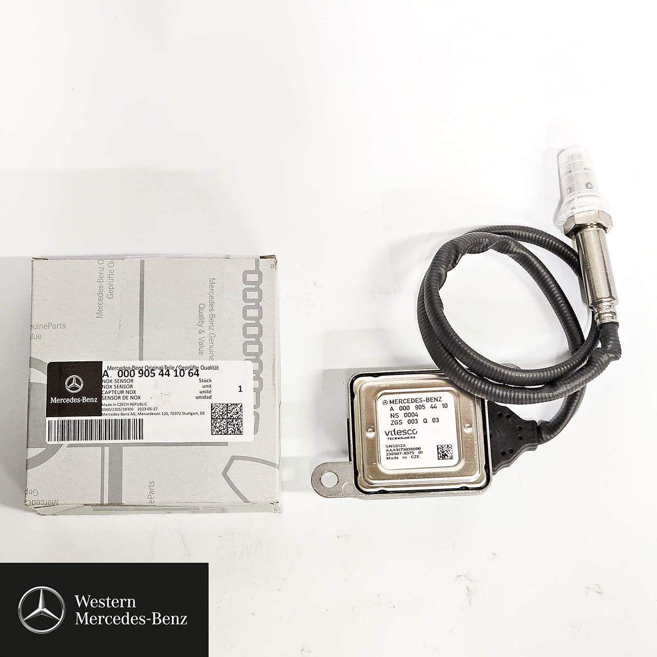 Genuine Mercedes-Benz NOx sensor A0009054410
