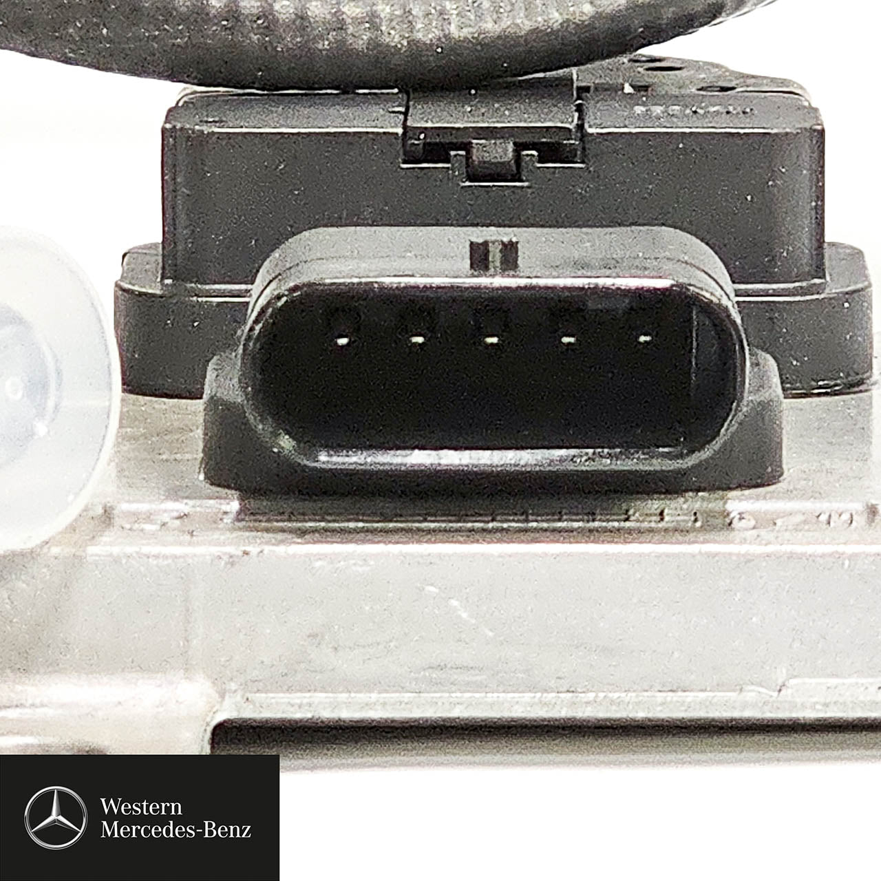 Genuine Mercedes-Benz NOx sensor A000905851187 OM651 diesel engine