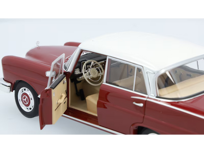 Mercedes-Benz 220 S W 111 (1959-1965) Scale Model 1:18