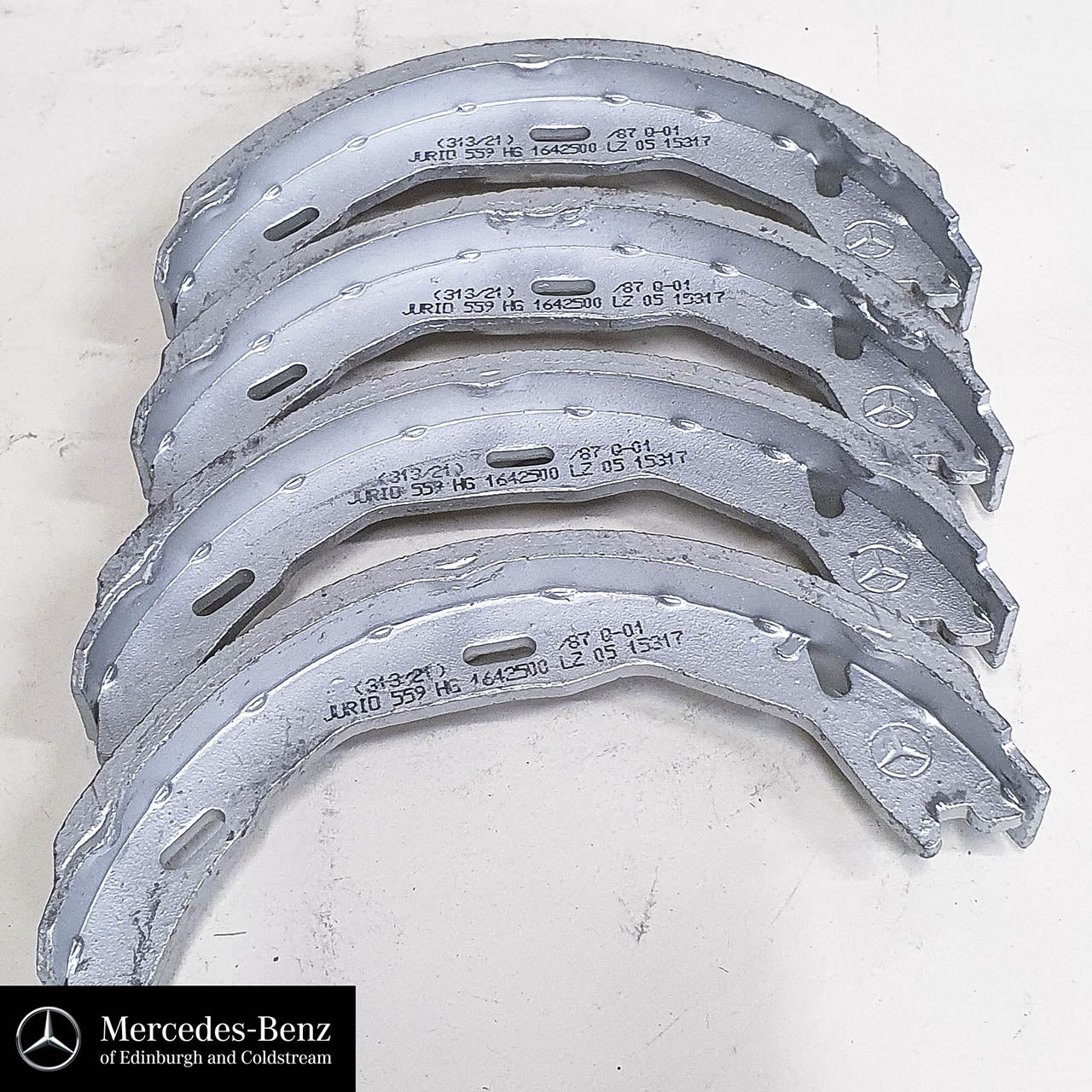 Genuine Mercedes-Benz Handbrake Shoe Kit incl. fixings C Class 204 models