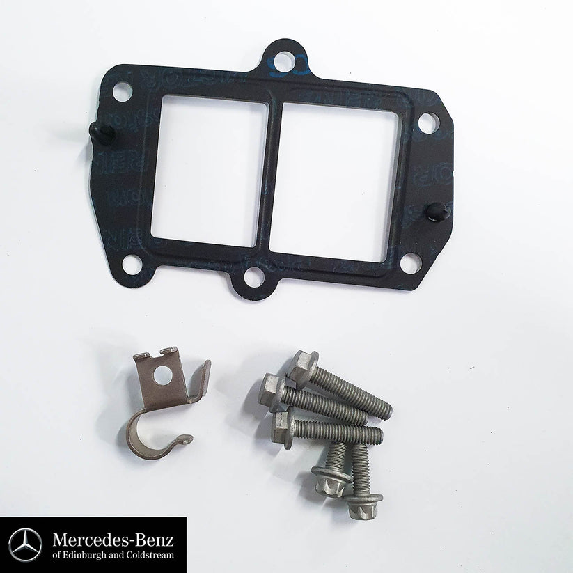 Genuine MercedesBenz OM651 diesel Water Outlet Fuel Filter Housing